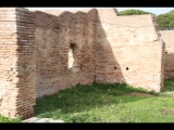 02818 ostia - regio v - insula vi - edificio (v,vi,3) - vorderer raum - ostende - bli ri nordwesten - 01-2024.jpg